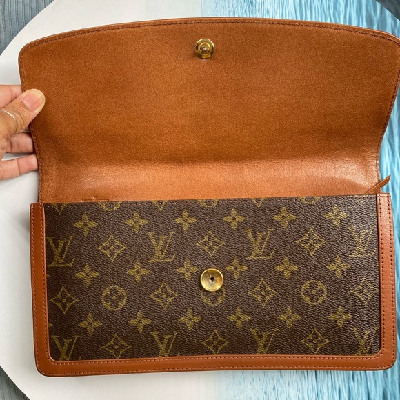 Louis Vuitton Vintage Pochette!!! - Picture 2 of 6
